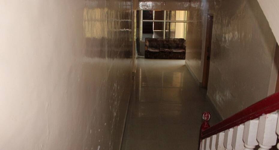 Hotel Alriza, Srinagar 2